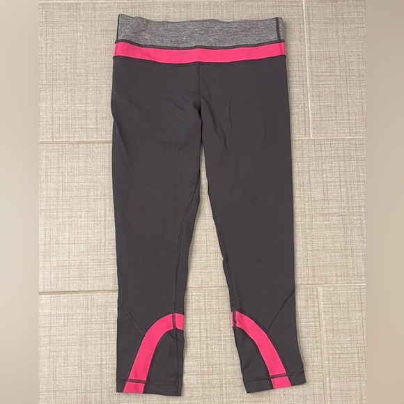 Lululemon Run Inspire Crop II Gray Pink Leggings Size 6 - Picture 6 of 6